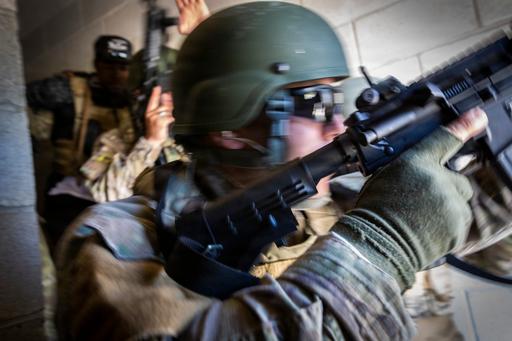 Albanian Special Forces trains with 254th