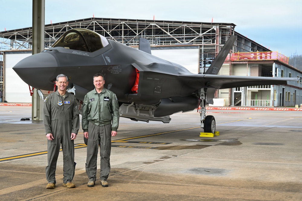 CSAF and CMSAF visit Ebbing ANGB