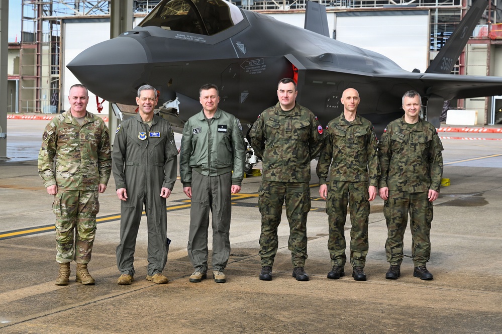 CSAF and CMSAF visit Ebbing ANGB