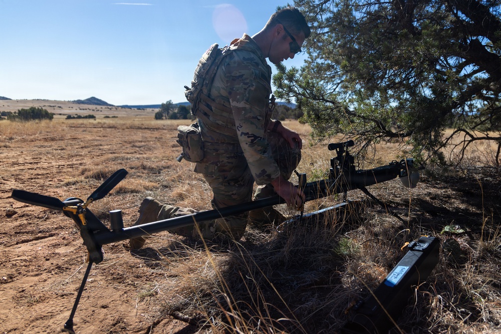 Soldiers use lattice system to control Unmanned Aerial System
