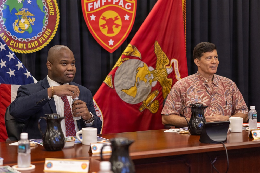 Congressional staff visit MARFORPAC