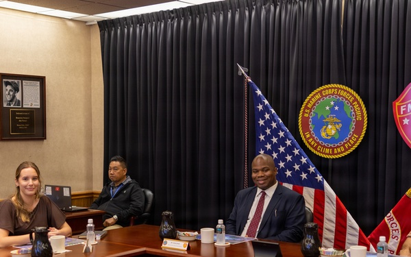 Congressional staff visit MARFORPAC