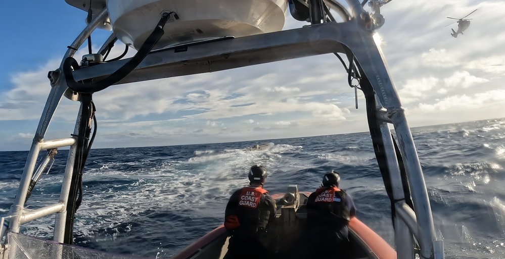 CGC Forward interdicts suspected drug smugglers in Eastern Pacific Sea