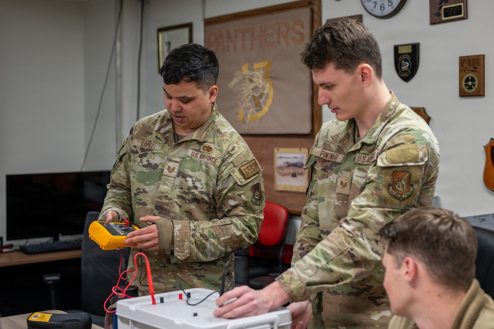 13th Fighter Generation Squadron Airmen continue F-35 arrival preparations