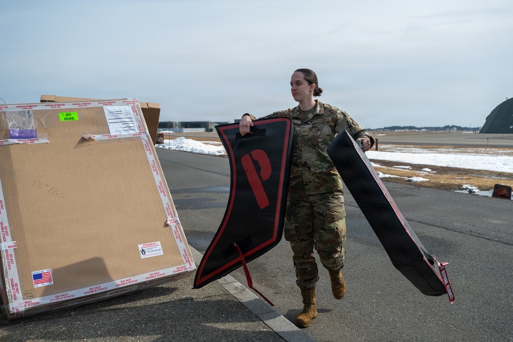 13th Fighter Generation Squadron Airmen continue F-35 arrival preparations