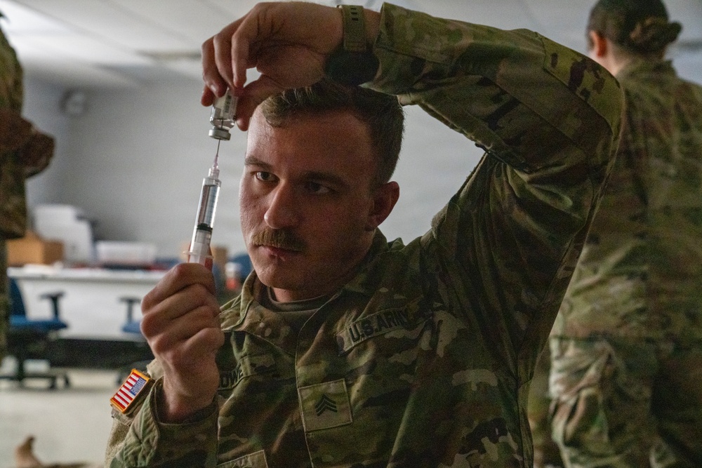 Army Reserve Soldiers revalidate combat medic skills in ad hoc course