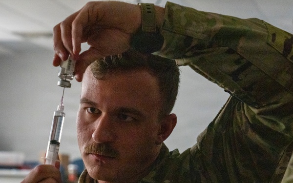 Army Reserve Soldiers revalidate combat medic skills in ad hoc course