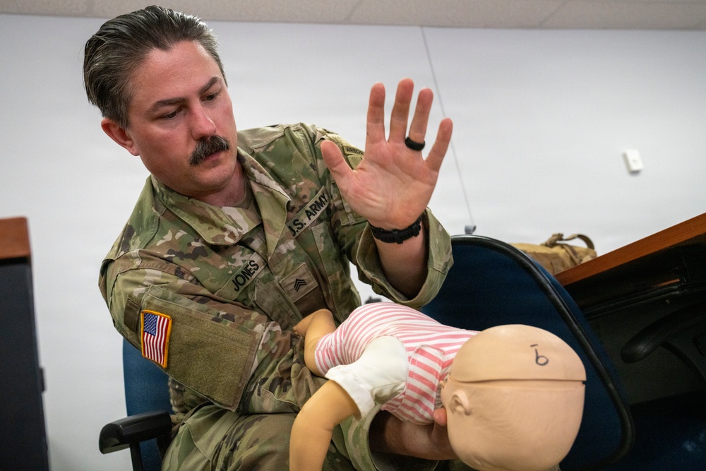 Army Reserve Soldiers revalidate combat medic skills in ad hoc course