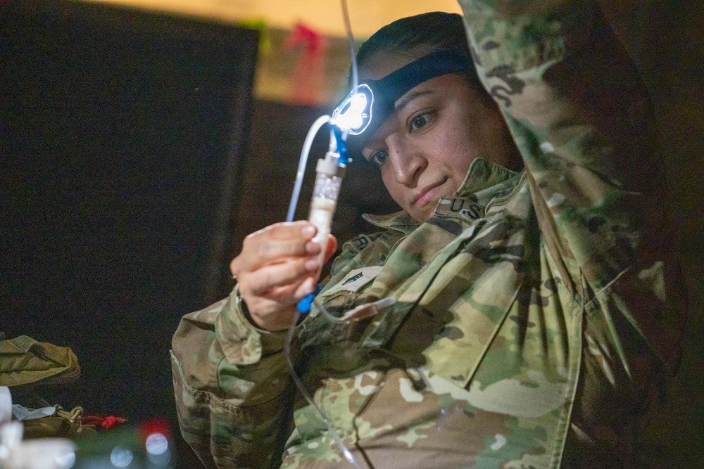 Army Reserve Soldiers revalidate combat medic skills in ad hoc course