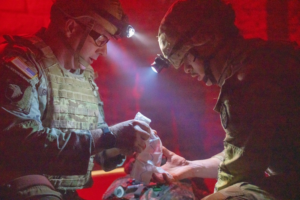 Army Reserve Soldiers revalidate combat medic skills in ad hoc course
