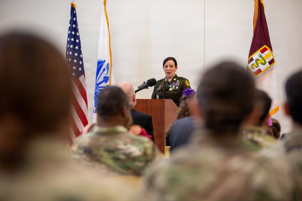 Army Reserve medic receives Purple Heart during retirement ceremony