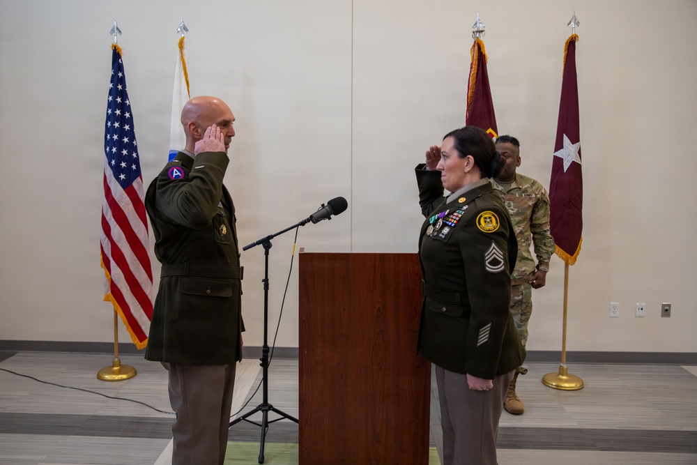 Army Reserve medic receives Purple Heart during retirement ceremony