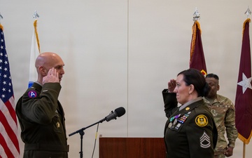 Army Reserve medic receives Purple Heart during retirement ceremony