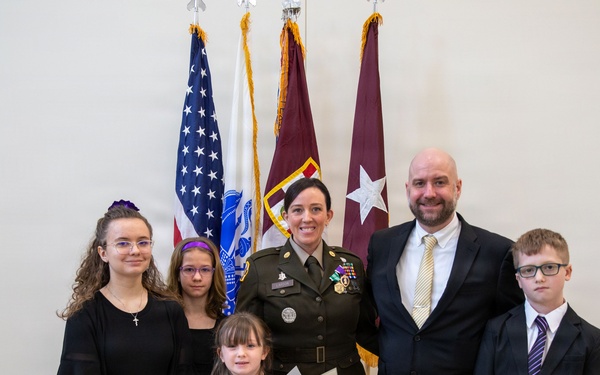 Army Reserve medic receives Purple Heart during retirement ceremony