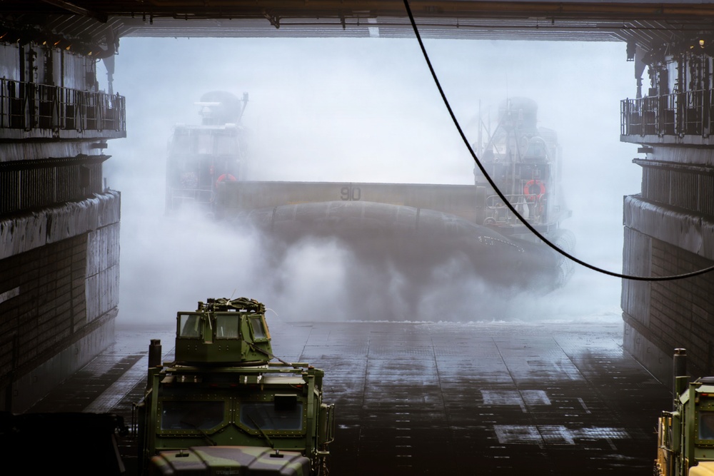 Task Force Ashland Conducts In-Stream Onload from Thailand