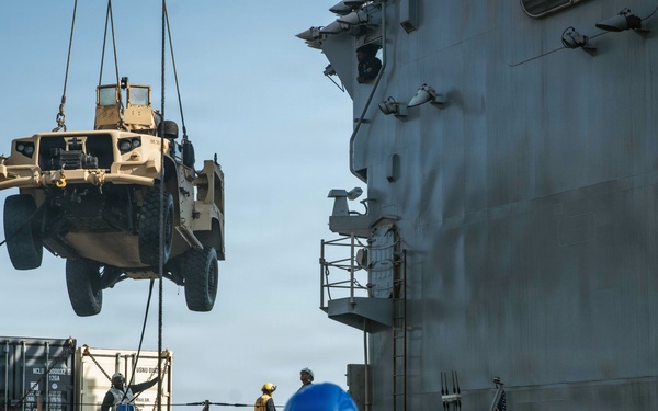 Task Force Ashland Conducts In-Stream Onload from Thailand