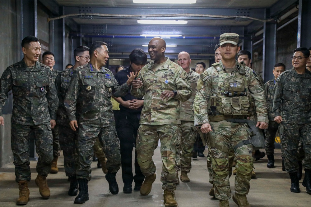 CFC Commander and ROK JCS Chairman Assess Combined Defense Posture at CP-TANGO During Freedom Shield 26