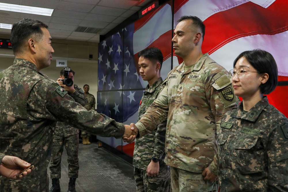 CFC Commander and ROK JCS Chairman Assess Combined Defense Posture at CP-TANGO During Freedom Shield 26