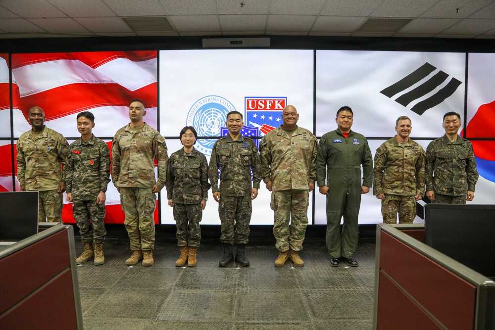 CFC Commander and ROK JCS Chairman Assess Combined Defense Posture at CP-TANGO During Freedom Shield 26