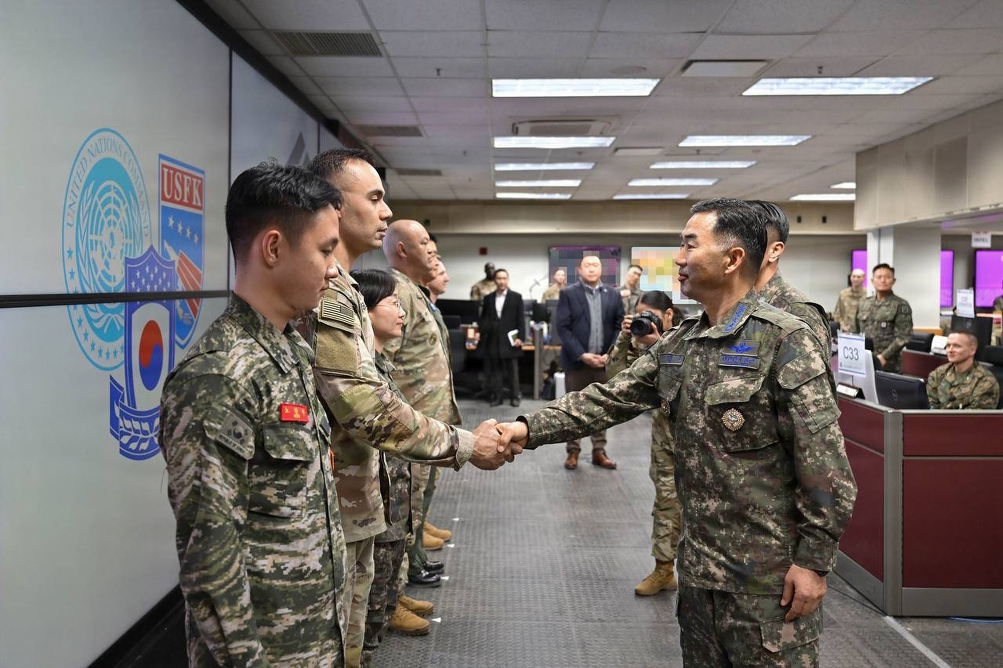 한미연합군사령부 작전지휘소 방문 및 장병 격려 사진