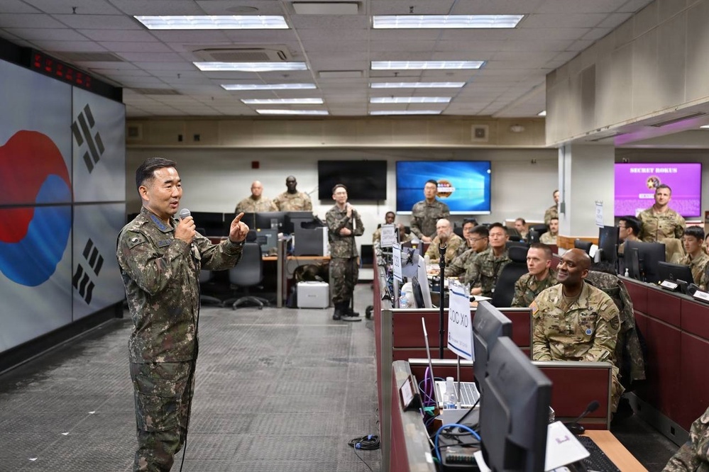 CFC Commander and ROK JCS Chairman Assess Combined Defense Posture at CP-TANGO During Freedom Shield 26