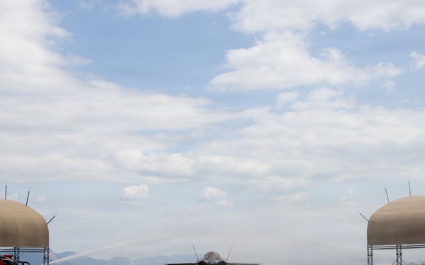 1st MAW commanding general’s final flight