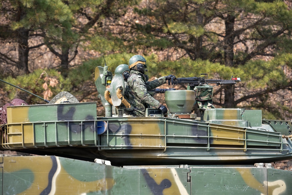 2-2 SBCT conducts tactical movement and defense training