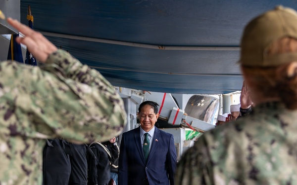 Undersecretary for Strategic Assessment and Planning at the Department of National Defense of the Philippines Visits USS Blue Ridge (LCC 19)