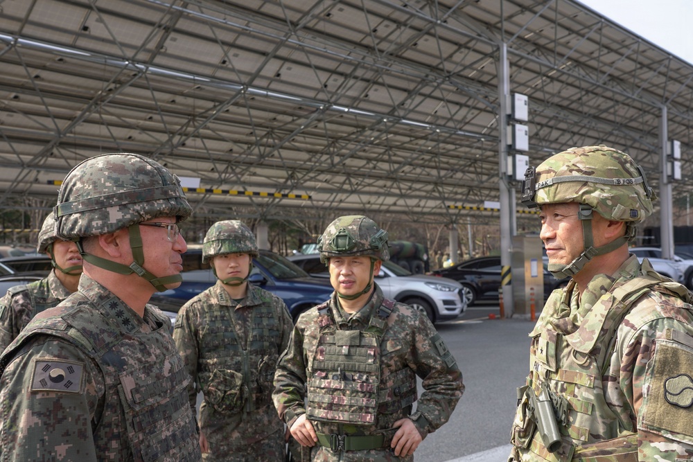 Senior leaders discuss convoy support operations