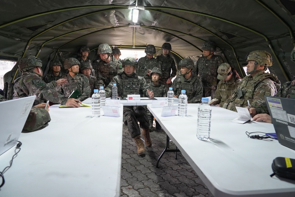 Senior leaders discuss convoy support operations