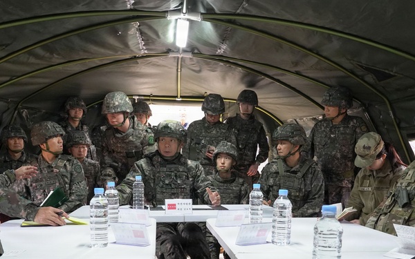 Senior leaders discuss convoy support operations