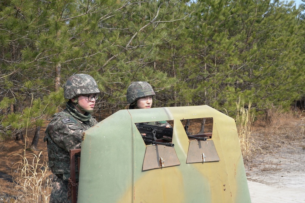 ROK Soldiers provide security for convoy support operations