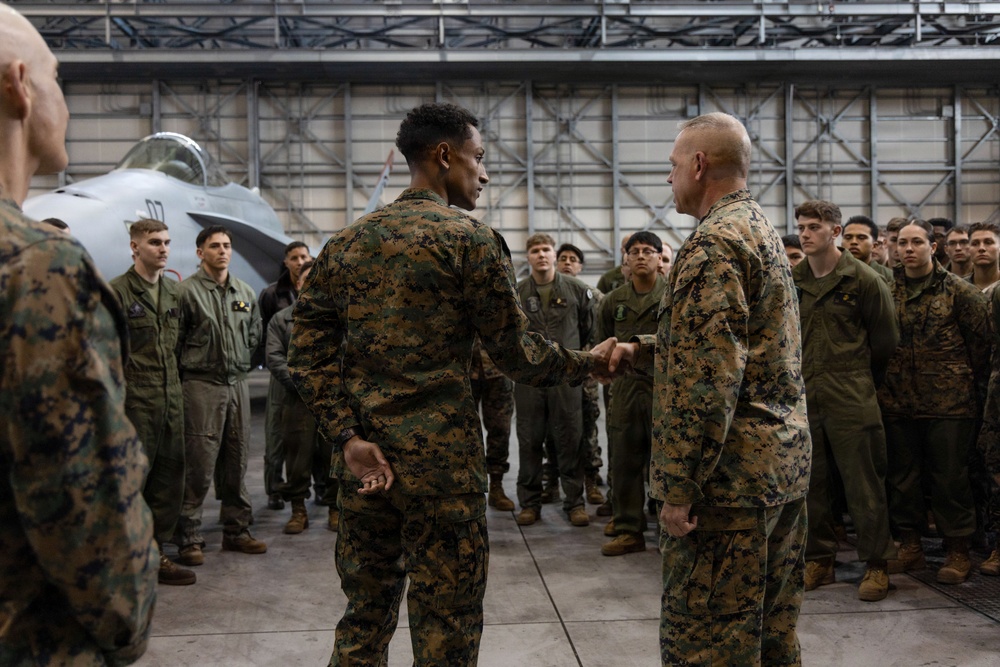 Maj. Gen. Annibale’s final visit to MAG-12