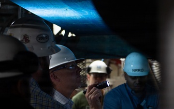 Distinguished Visitor aboard USS John C. Stennis (CVN 74)