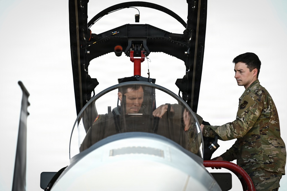 'Indispensable to our success': ACC leadership visits 53d Wing