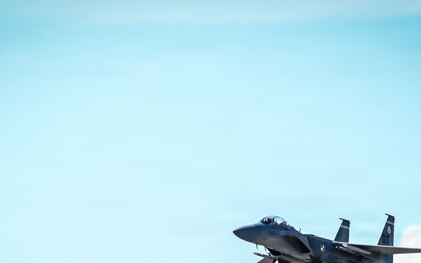 'Indispensable to our success': ACC leadership visits 53d Wing