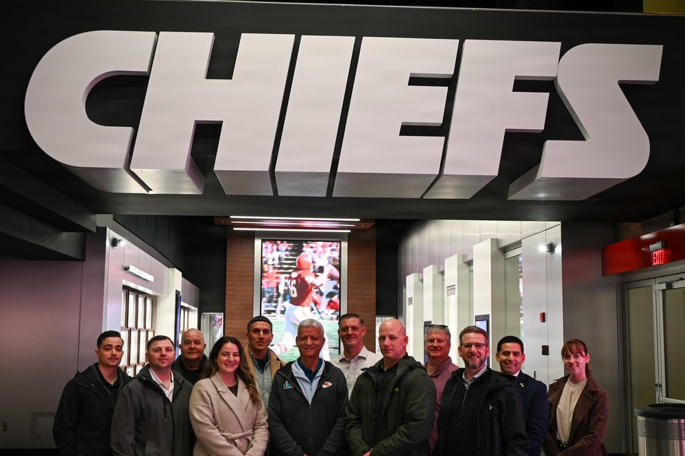Fort Leavenworth leaders visit Chiefs facility, stadium