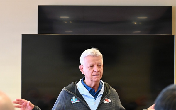 Fort Leavenworth leaders visit Chiefs facility, stadium