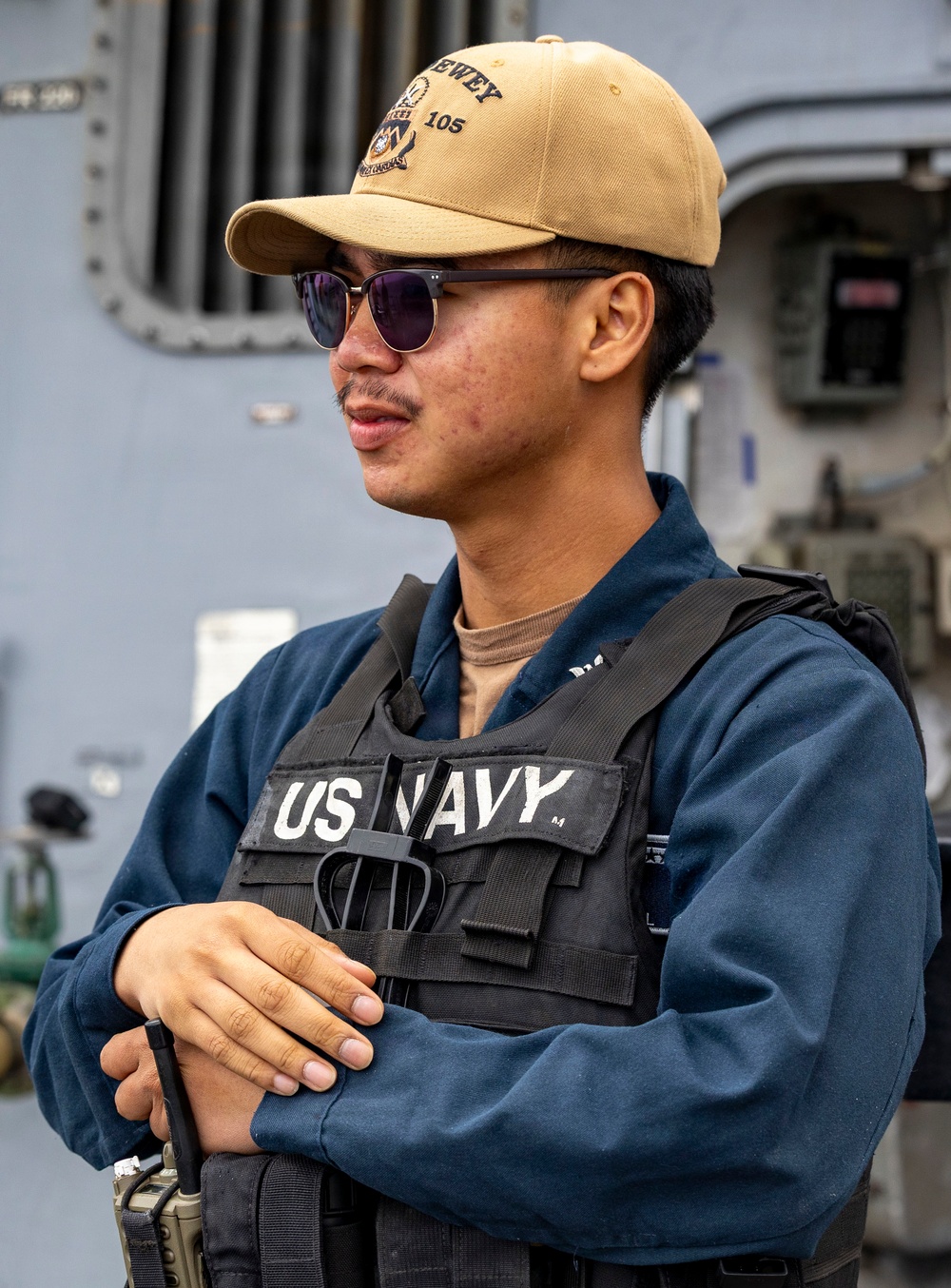 DDG 105 Departs from Okinawa