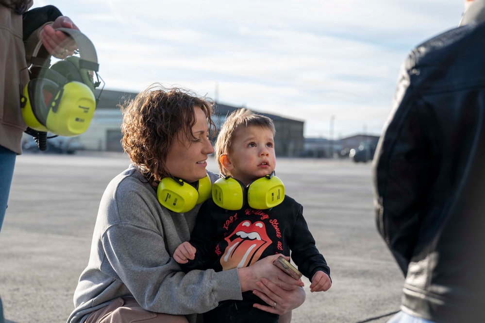 Girl Scouts Troop 2517 and Navigators USA Chapter 463 visit Fairchild