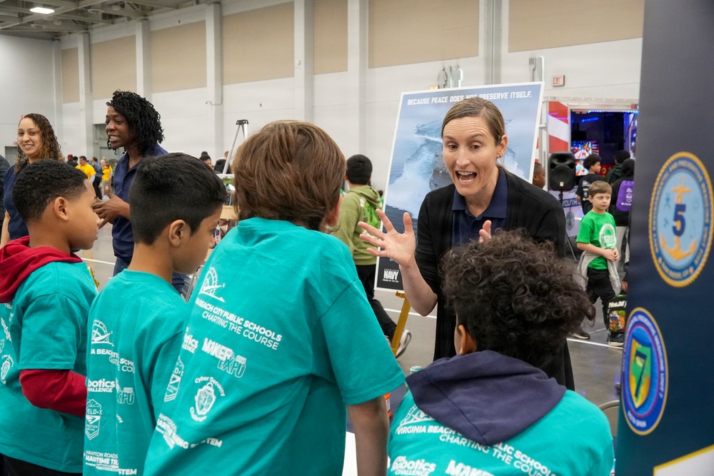 Inspiring the Next Wave of Navy Public Health Leaders at “Xpedition: Port of Call” Career Expo