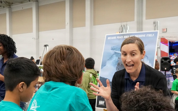 Inspiring the Next Wave of Navy Public Health Leaders at “Xpedition: Port of Call” Career Expo