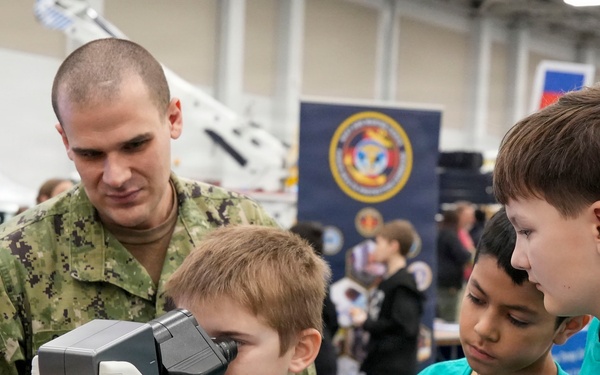 Inspiring the Next Wave of Navy Public Health Leaders at “Xpedition: Port of Call” Career Expo