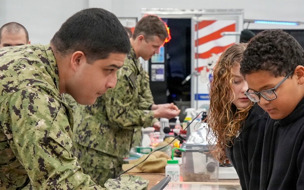 Inspiring the Next Wave of Navy Public Health Leaders at “Xpedition: Port of Call” Career Expo