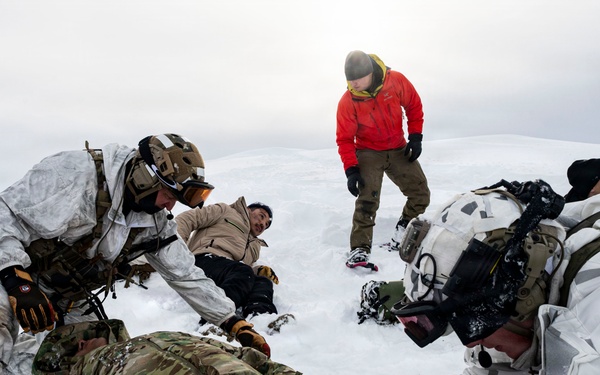 31 FW joins Swedish Rangers for CSAR training in the High North