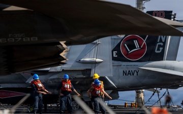 Abraham Lincoln Conducts a Fueling-at-sea