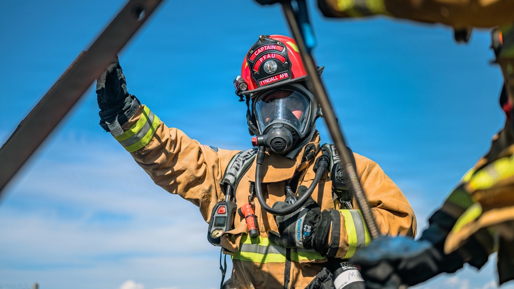 325th CES respond to simulated vehicle fire during Noble Panther 26-4