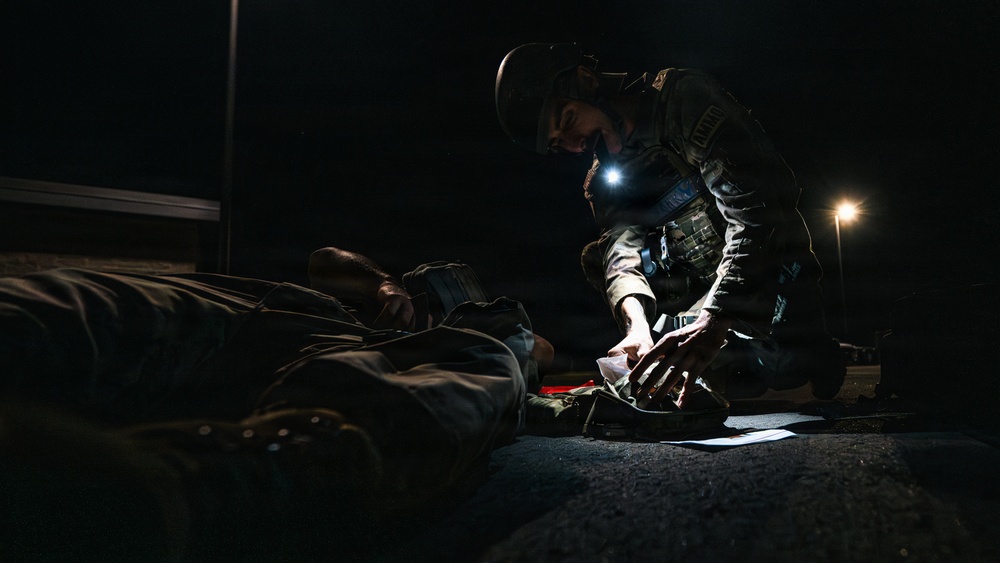 325th MUNS perform TCCC during Noble Panther 26-4