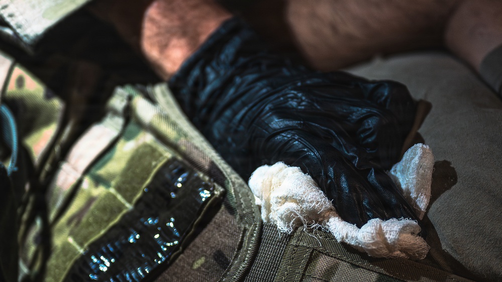 325th MUNS perform TCCC during Noble Panther 26-4