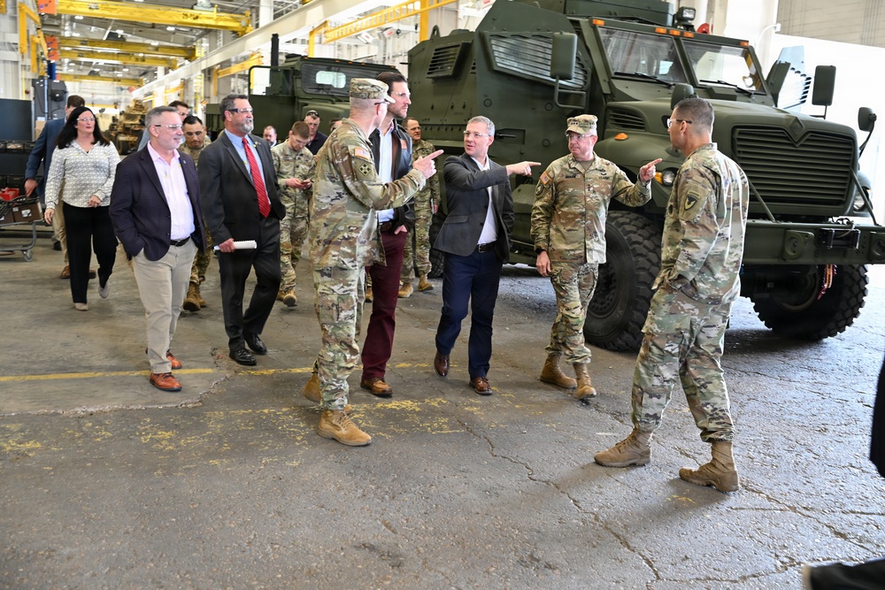 Army senior leaders visit Red River, assess depot’s role in modernization push